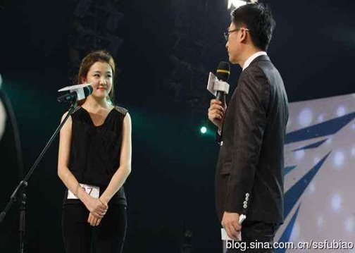 威廉希尔服装表演与设计专业的女孩孙博摘得鈥湵┨焓光澕揪
